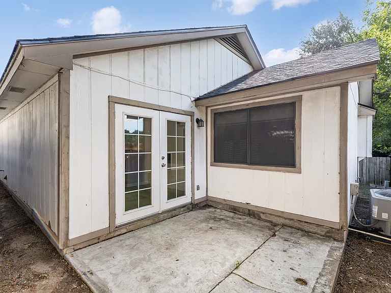 1803 Heatherglen Ln — Photo 17