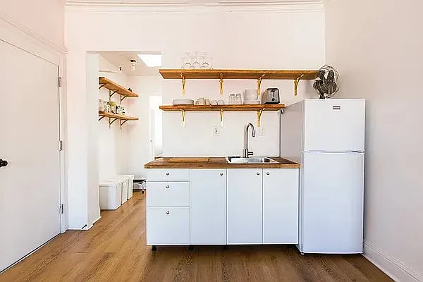 Rented by Compass | media 25