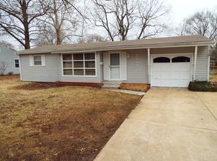 2103 E Cinderella Rd, Springfield, MO 65804