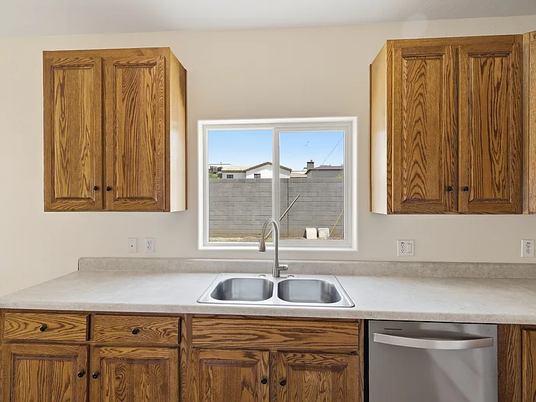 516 W Brown St — Photo 22