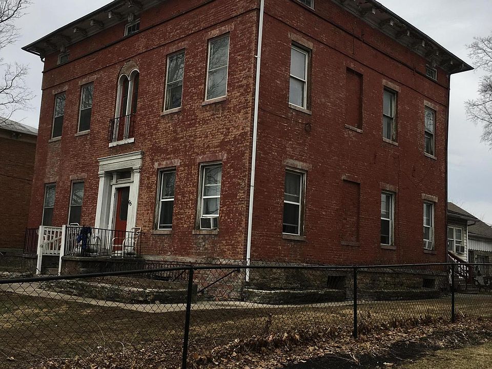 2nd image of 65 E William St