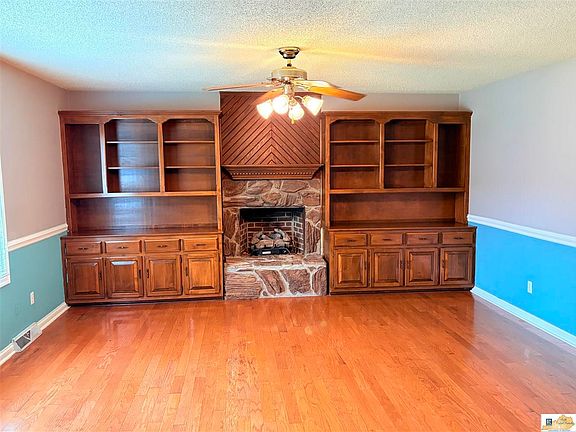 4th image of 102 Fox Hollow Rd