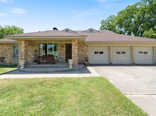 1903 E Seagoville Rd, Seagoville, TX 75159