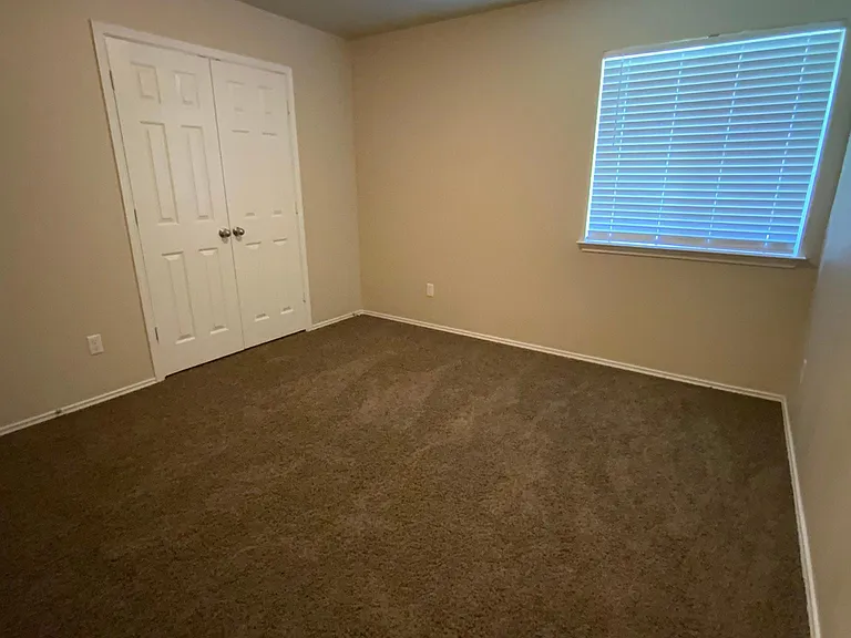 5911 Hopkins Dr — Photo 16