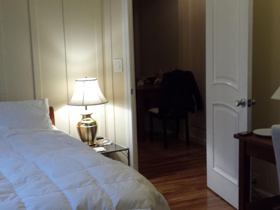 1st image of 545 Forest Ave APT 3