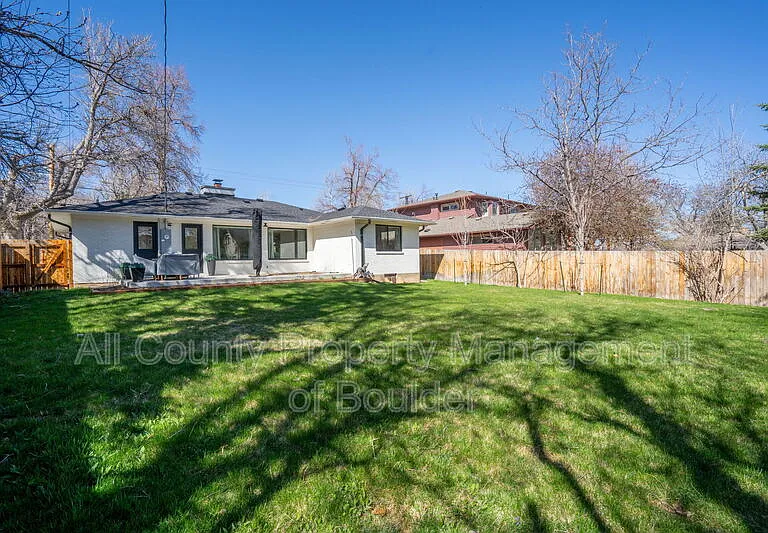1330 Cedar Ave — Photo 13