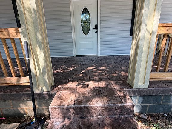 2nd image of 505 Cotton Grove Rd