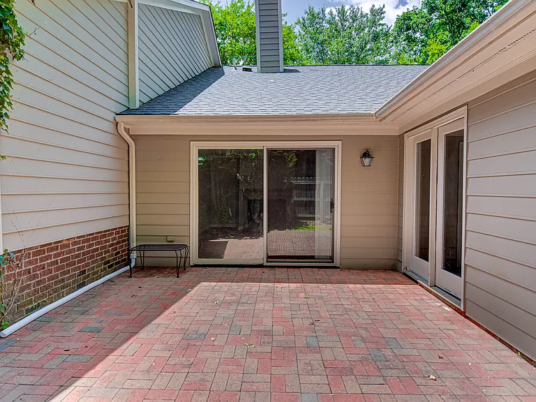 4639 Lawndale Dr — Photo 21