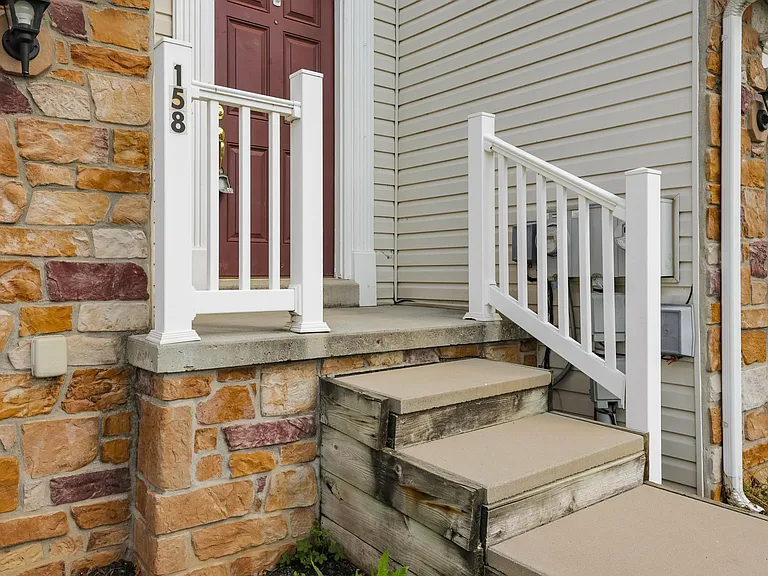 158 Sara Ln — Photo 4