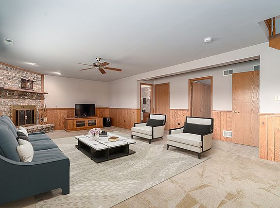 3rd image of 17637 Cloverview Dr