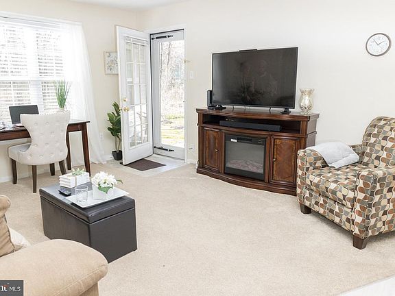 4th image of 404 Ashton Ln #404
