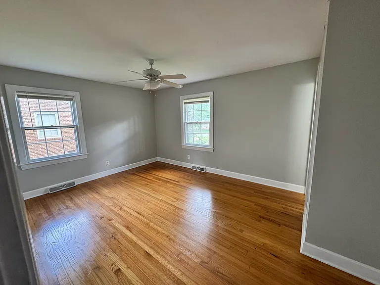 3020 Berkley Dr — Photo 4