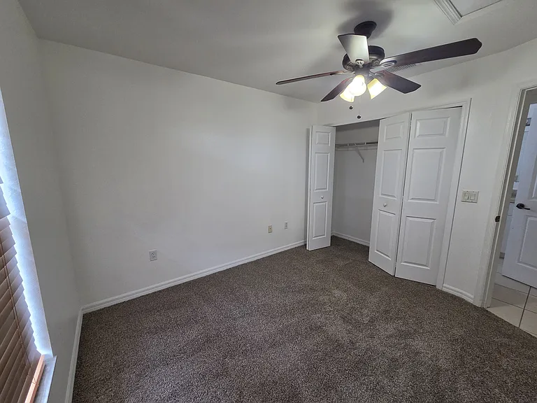 10483 Pendleton Ave — Photo 18