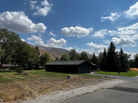 3rd image of 1210 & 1200 Baldy View Dr