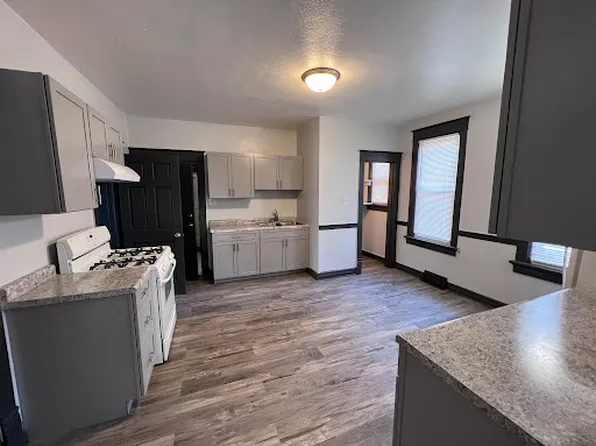 1721 S 24th St #Lr, Milwaukee, WI 53204