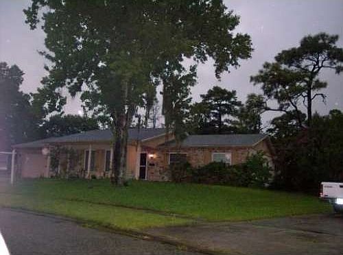 1st image of 380 Lowndes Sq