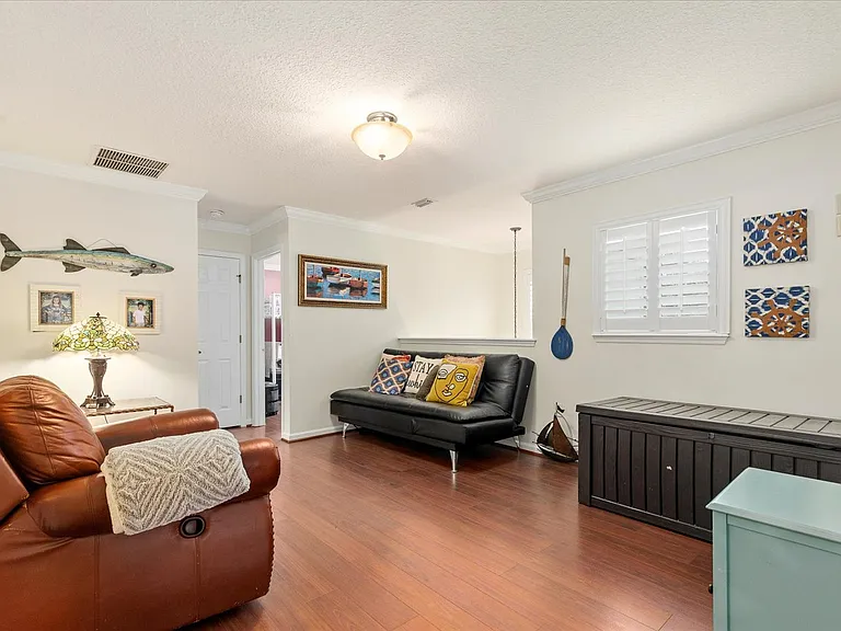 1687 Majestic View Ln — Photo 27