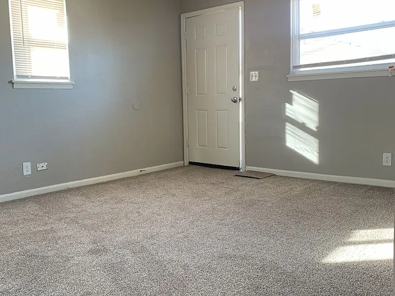 2715 W 42nd Ave — Photo 17