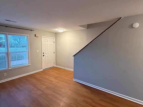3rd image of 24 Crosscreek Dr APT C
