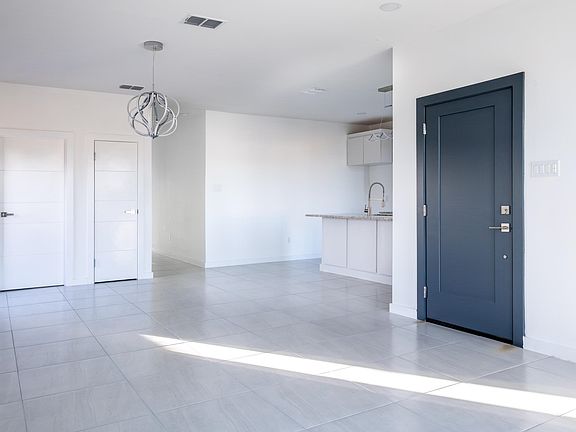 4th image of 5021 Servando Dr