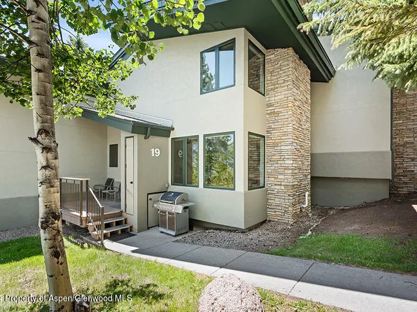 135 Carriage Way #19, Snowmass Village, CO 81615