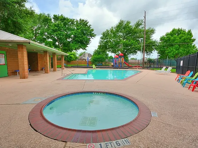 16523 McCormick Dr — Photo 16