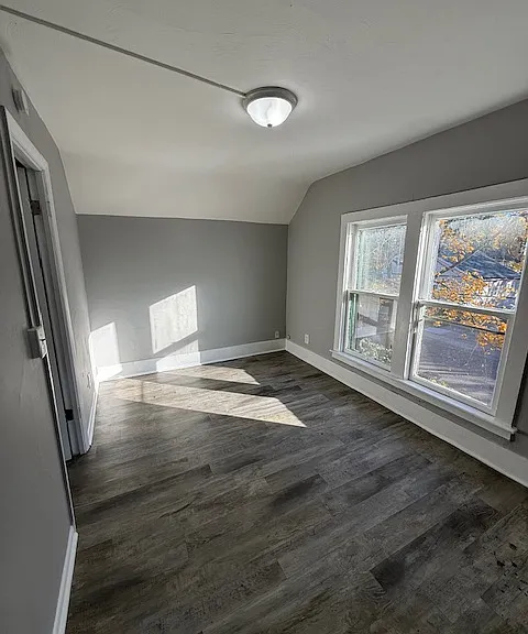 1826 Vanzee St #2 — Photo 5