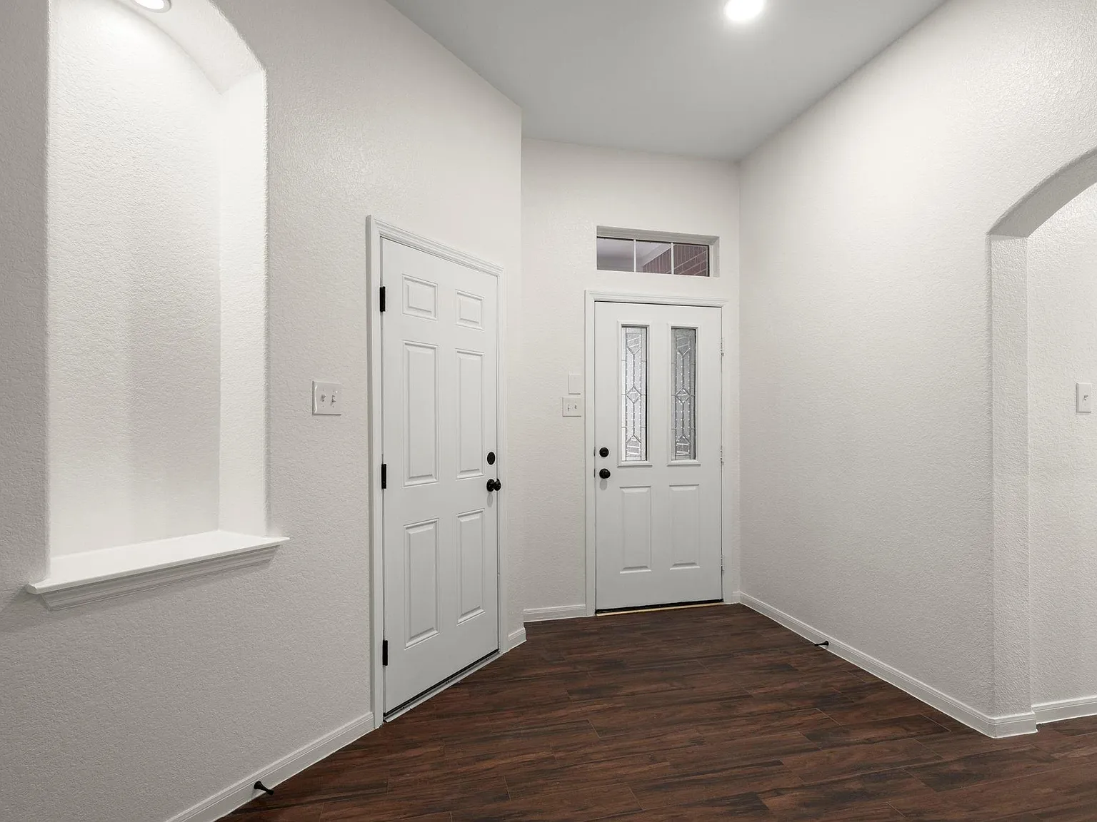 4 bed, 2.0 bath, 2083 sqft, $2,375 — Photo 4