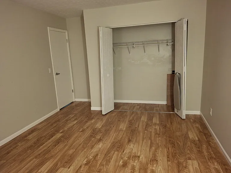 6322 New London Dr — Photo 3