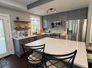 2339 Revolution Park Dr, Charlotte, NC 28208
