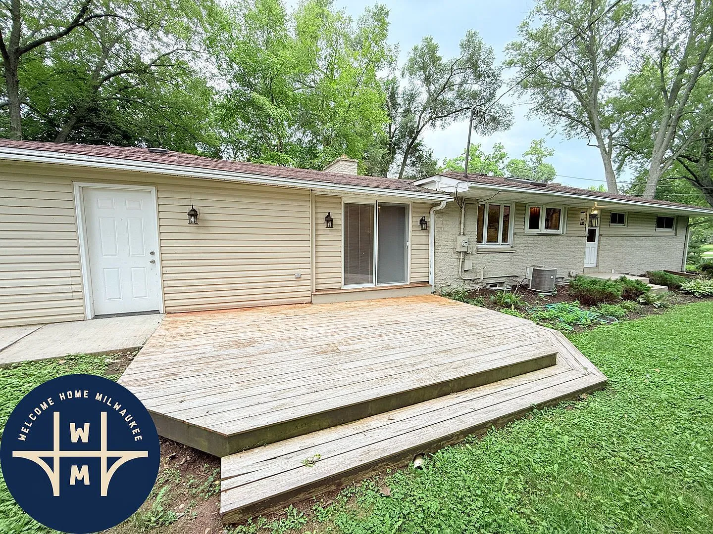 4 bed, 3.0 bath, 1608 sqft, $3,498 — Photo 3