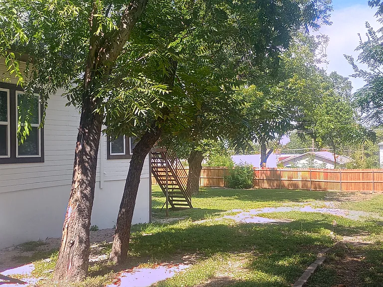 909 N 16th St — Photo 3