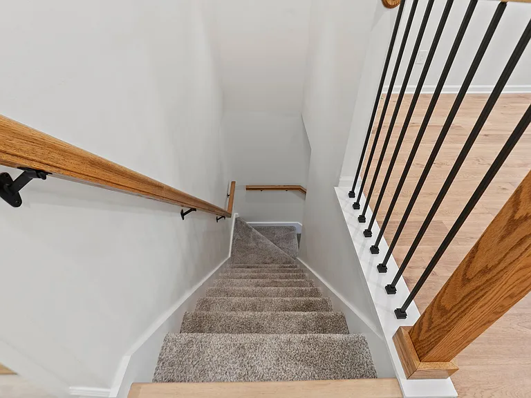 599 Buckingham Ln — Photo 21