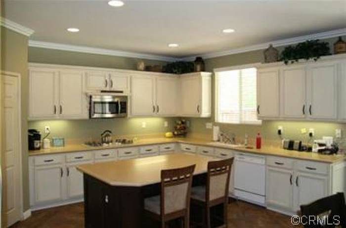 Beautiful kitchen.