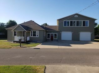 25953 N Shore Dr, Elkhart, IN 46514