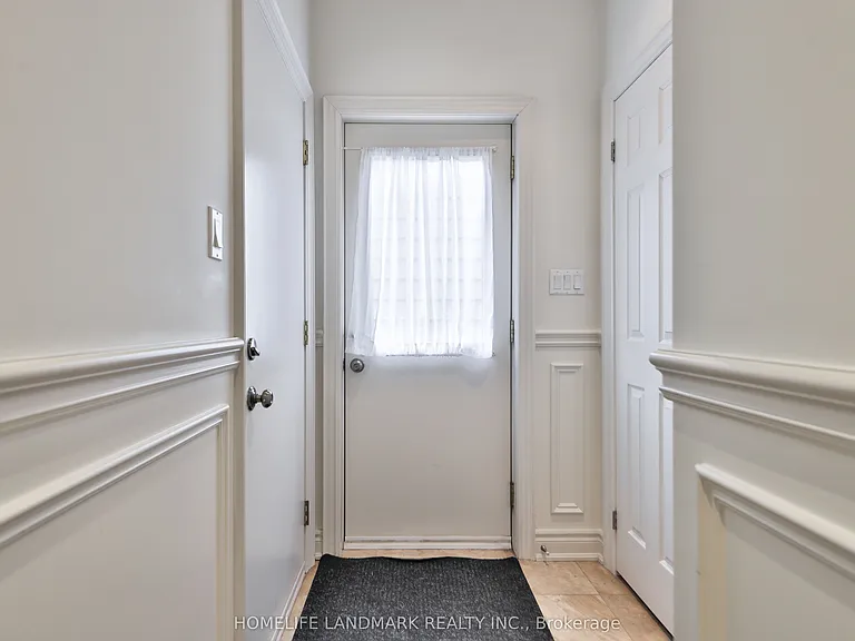 112 Kingsway Cres — Photo 16