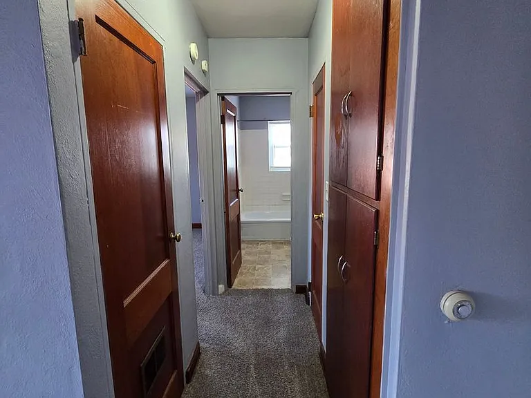 808 State St — Photo 3