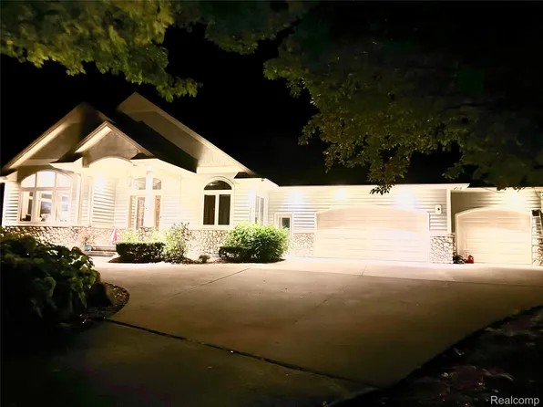 6788 E Hoxie Rd, Cedar, MI 49621
