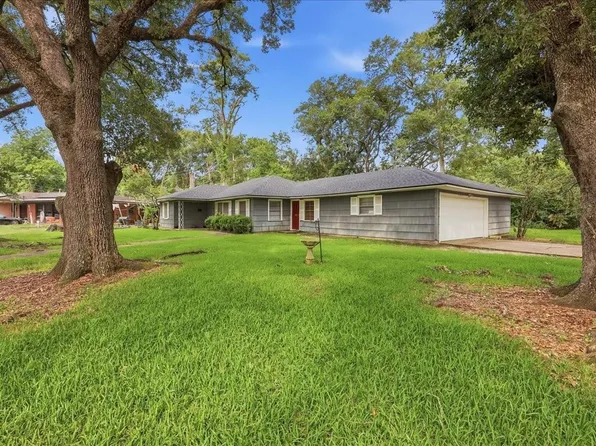 3495 Redwood Dr, Beaumont, TX 77703