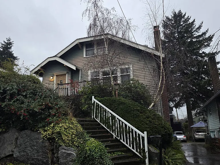 6537 2nd Ave NE — Photo 4