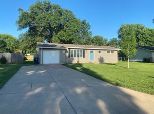 428 N School Rd, El Dorado, KS 67042
