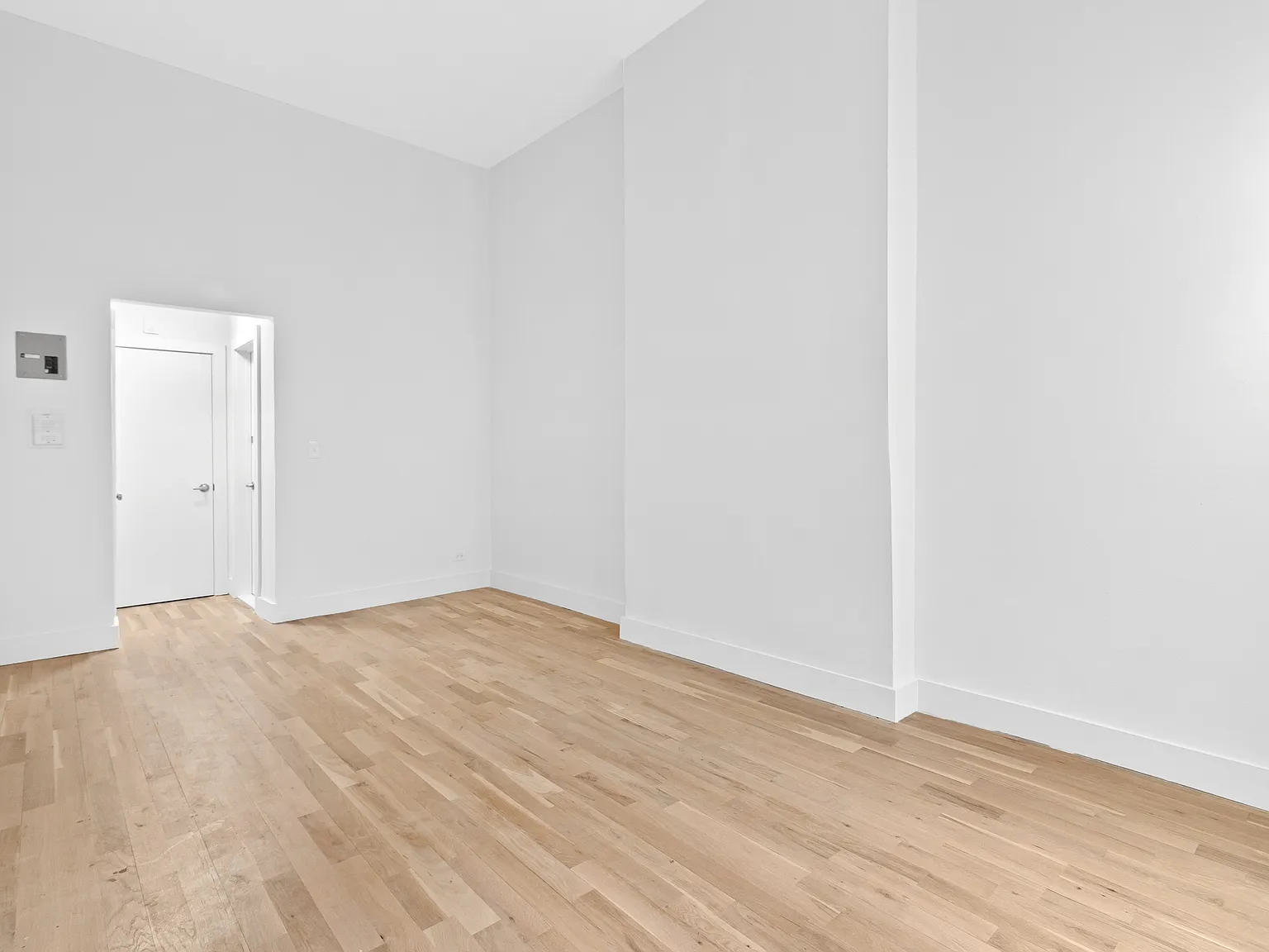 39 West 16th Street — Photo 2