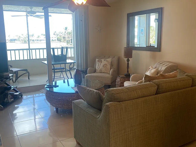 897 Collier Ct #202 — Photo 5