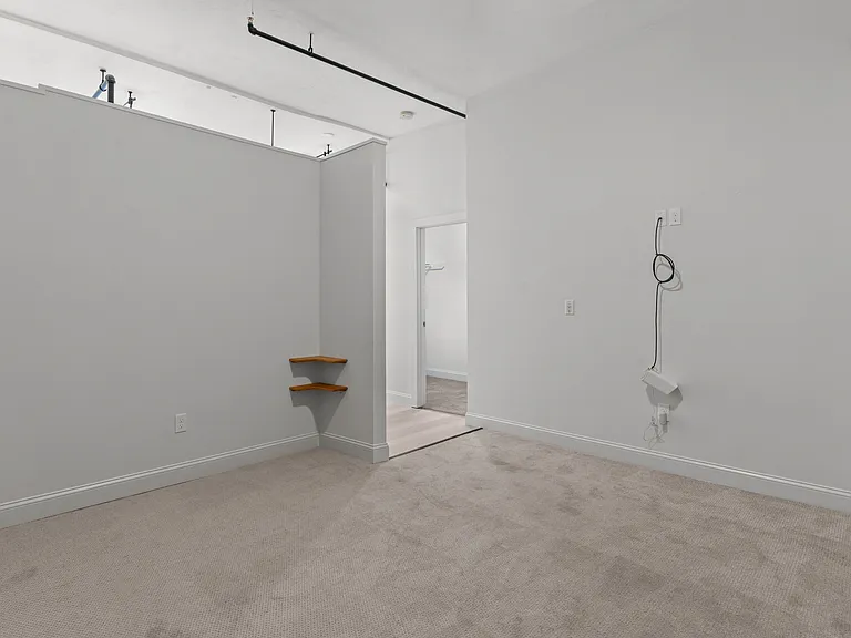 105 William St #205 — Photo 10