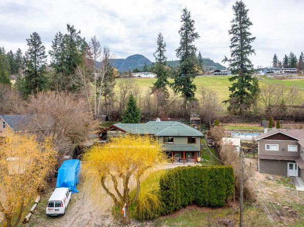 5696 Learmouth Rd, Coldstream, BC V1B 3E6