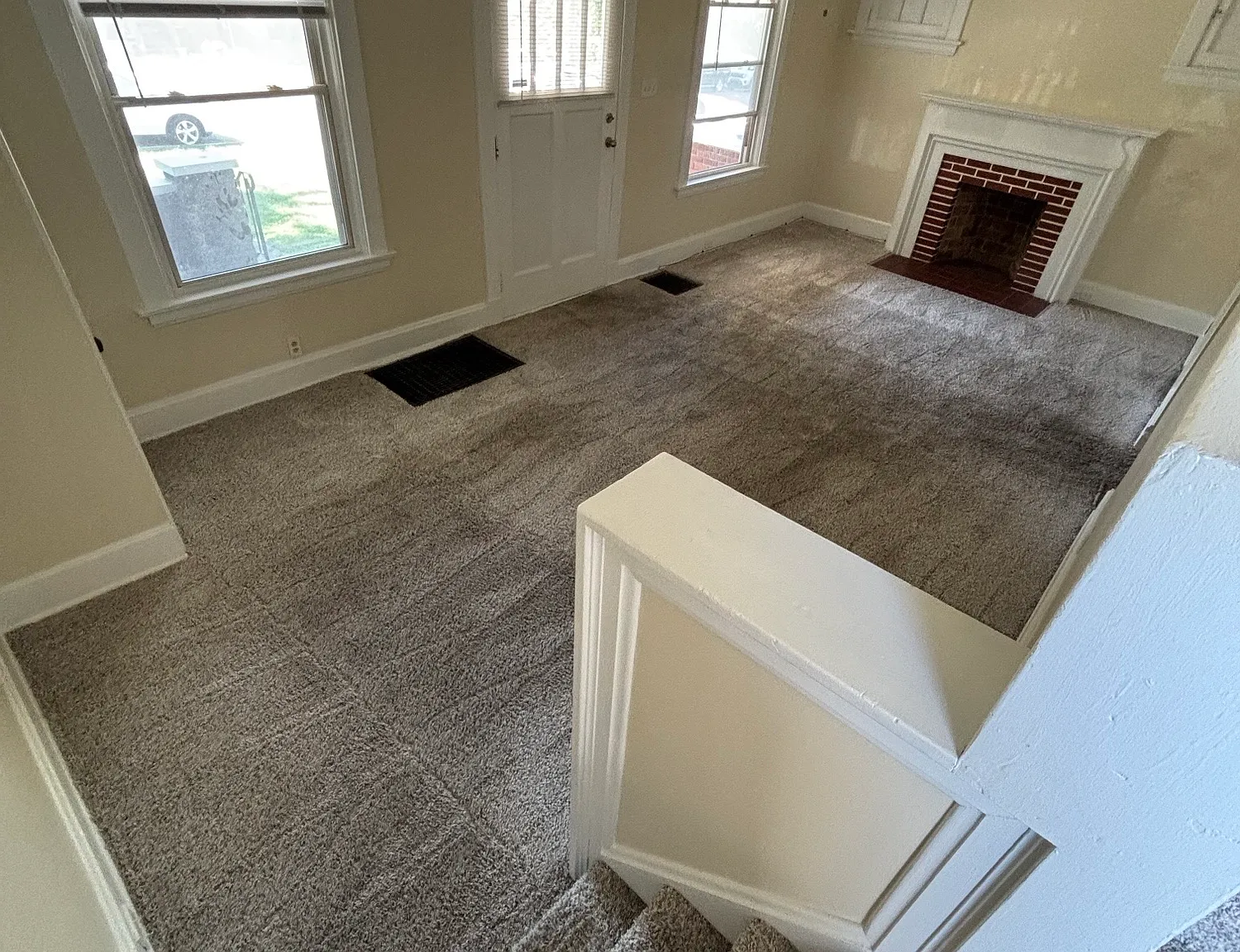 4 bed, 1.5 bath, 1440 sqft, $3,200 — Photo 2