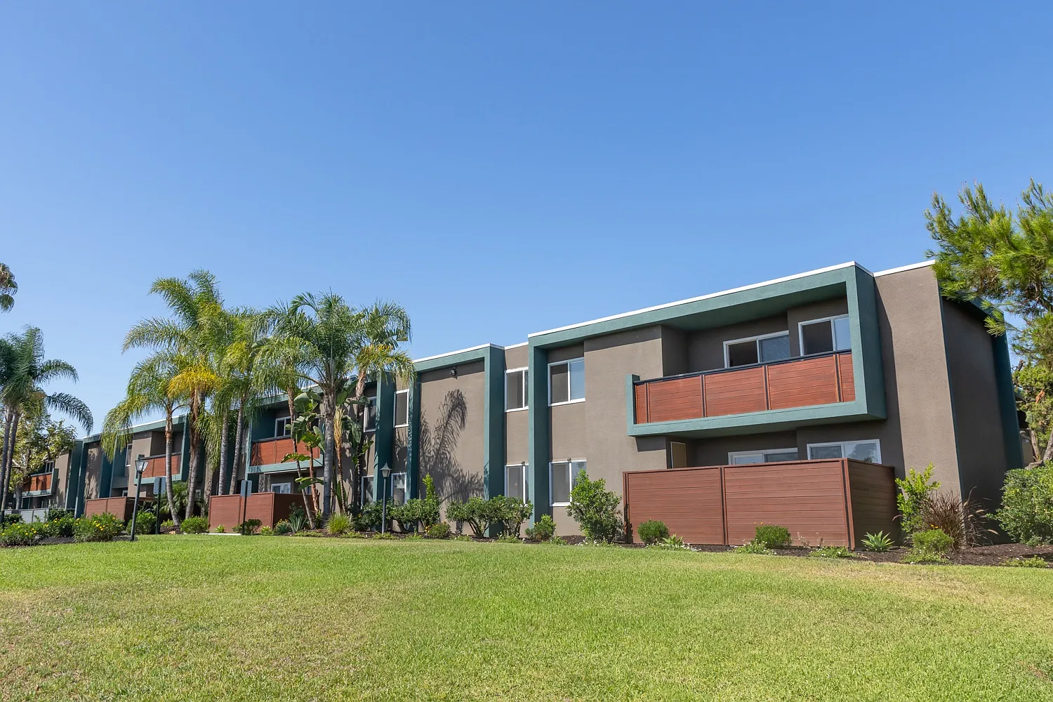 Serra Grove Apartments — Photo 2