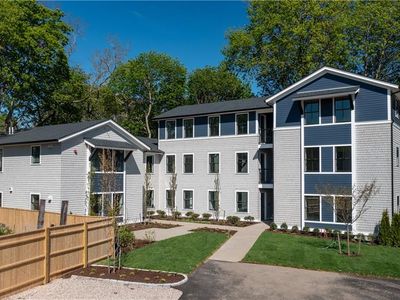 32 Exchange St UNIT 104, East Greenwich, RI, 02818