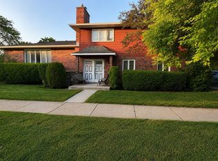 9143 Dr Korczak Ter, Skokie, IL 60076