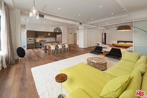 1645 Vine St #309 Photo 1